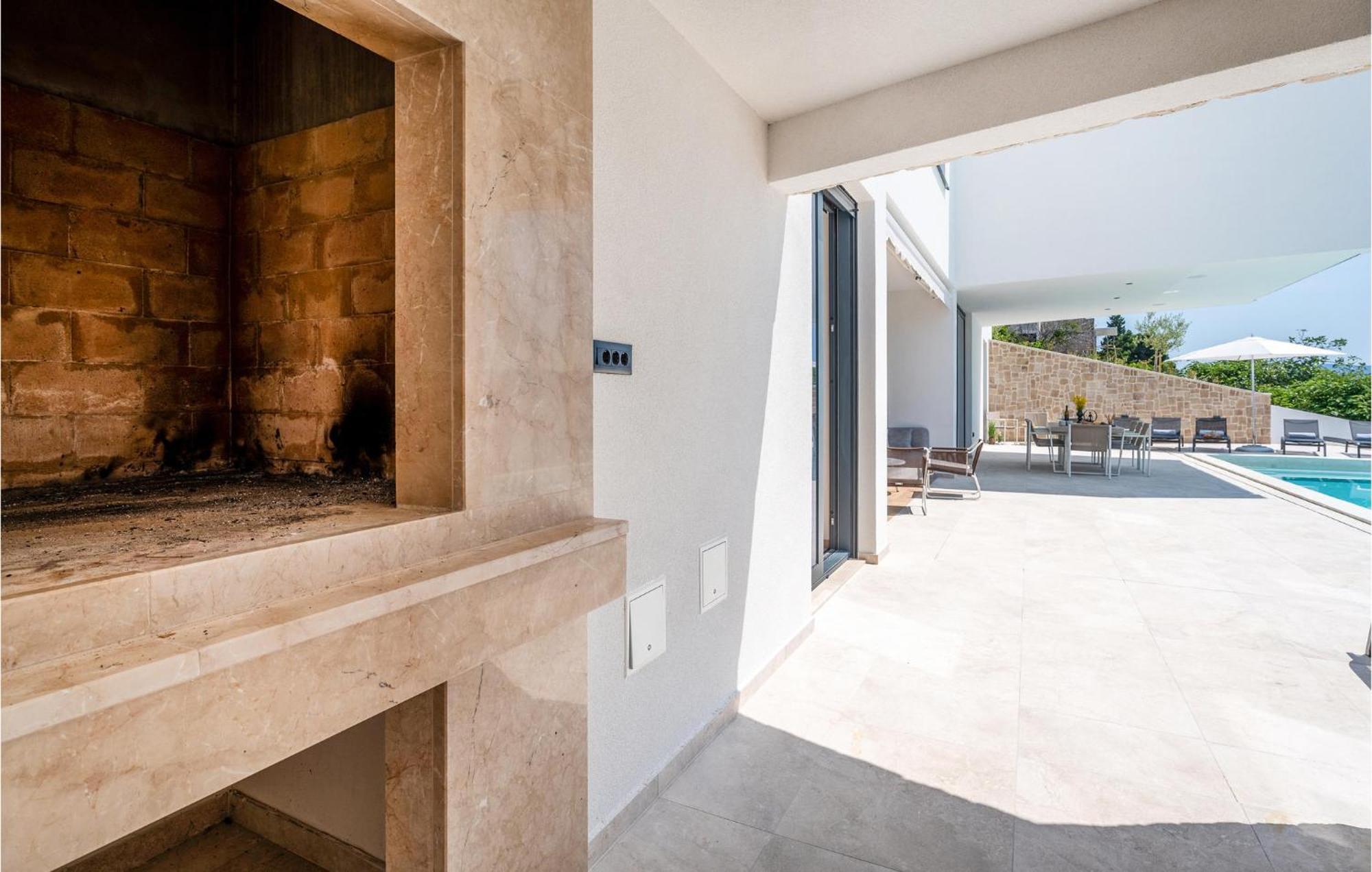 Beautiful Home In Omis With Kitchen Exteriér fotografie